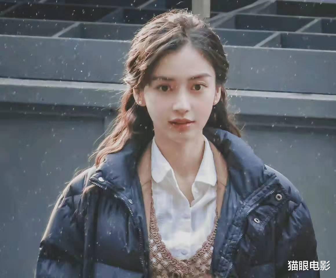 Angelababy|32岁baby高马尾举枪姿势好飒，比拍画报还美，网友：眼神有点空洞