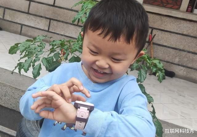 奇虎360|聊微信安全有乐趣 六一好礼新选择 守护就在360儿童电话手表