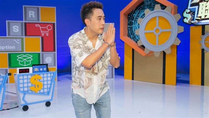 电影|歌手余苑绮患癌备受折磨，痛到发抖吃不下饭，4岁女儿暗自落泪