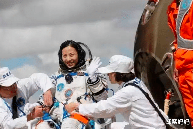 王亚平|中国最美女宇航员王亚平，颜值履历双在线，这才是最值得追的星