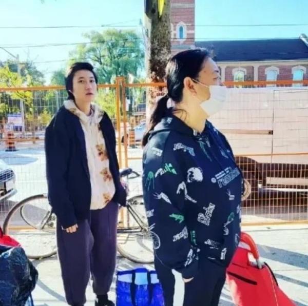 预告片|港媒曝成龙女儿流落街头，妻子Andi发声回应：我们的生活美满幸福