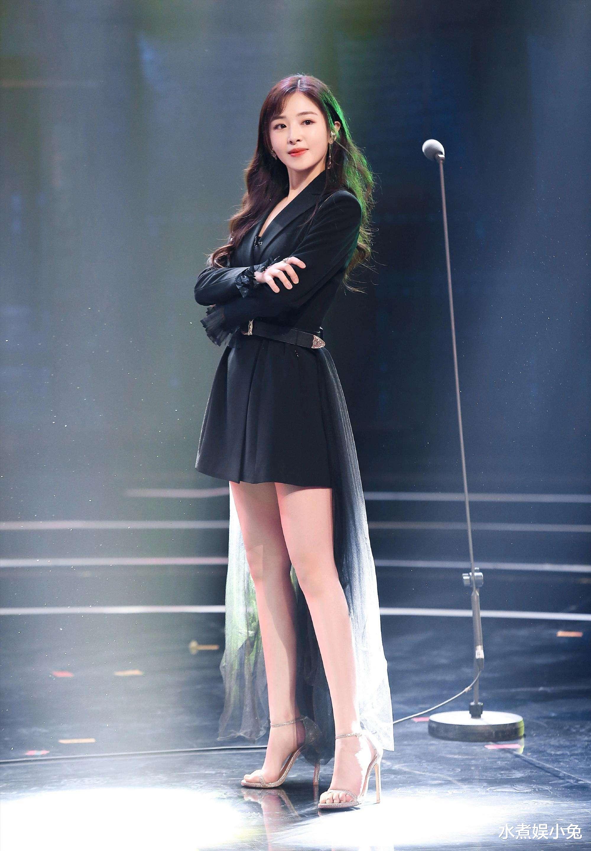 乘风破浪的姐姐|2年后,明明没有人翻红,为何热度开始消退的《浪姐3》还是香饽饽?