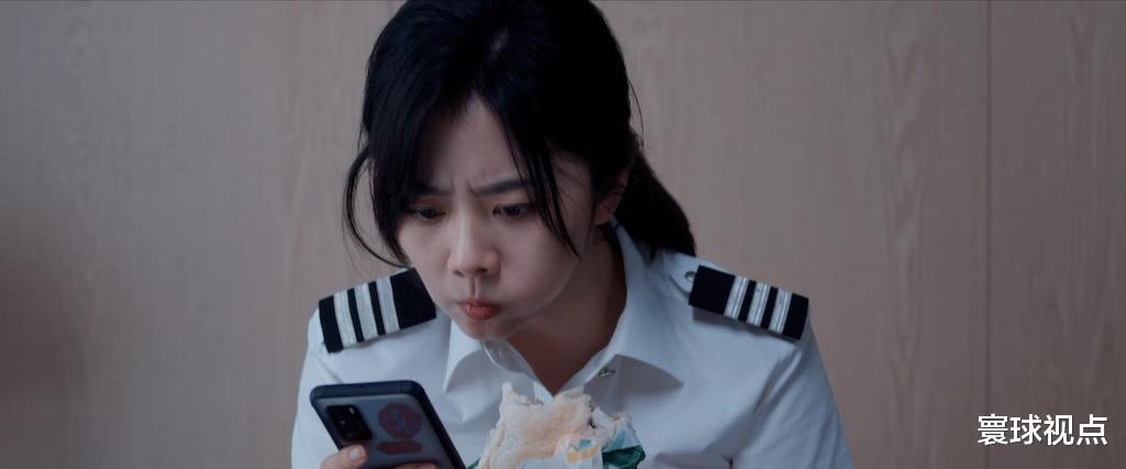 谭松韵|狼吞虎咽、毫无形象，谭松韵“吃盒饭”给多少演员上了生动的一课