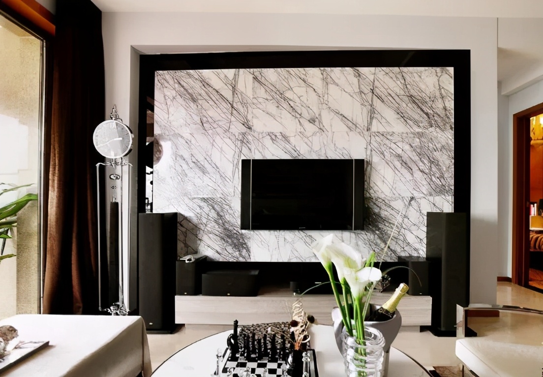 电视墙还在纠结要不要贴瓷砖?这样客厅美美哒!