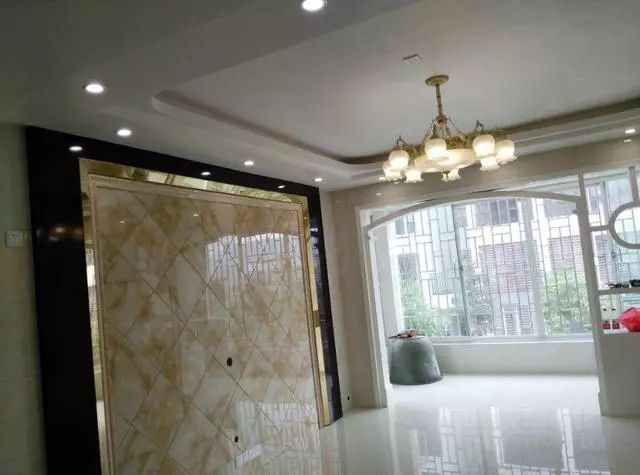 我家新房装好了,老婆一手包办的,家具还没上齐,通风几个月后就入住!