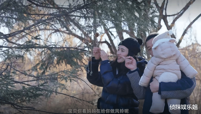 李亚鹏|李亚鹏与小娇妻带娃出游,一家三口高调秀幸福,女儿单眼皮像妈妈