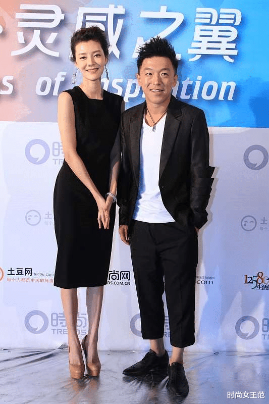 车晓|40岁以后气质大不同！车晓散发知性气质，37李念打扮稚嫩似高中生