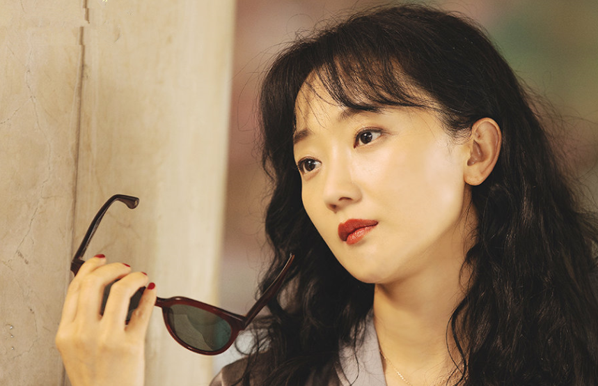 江照黎明|《江照黎明》，剧中前期的伏笔，主要是在说她有秘密她有谋划