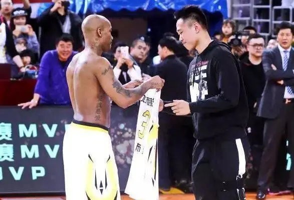 贺希宁|贺希宁空降签约北控？粤媒火速辟谣：合同剩余1年，买断费非常高