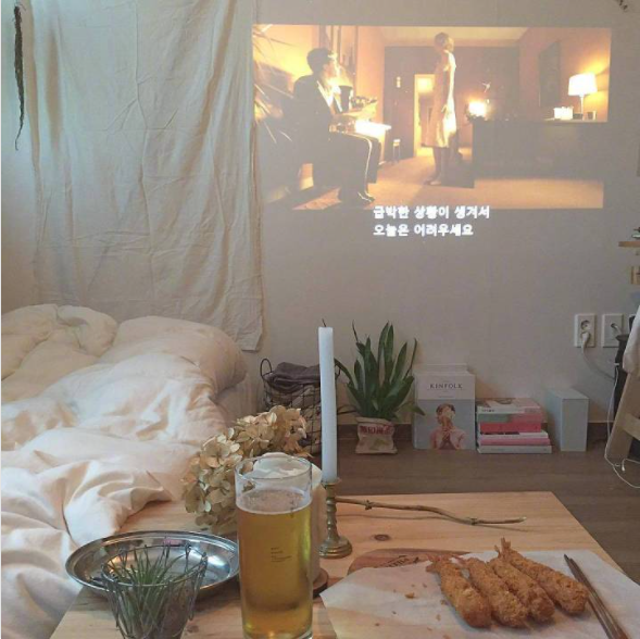 幕布|灵映有话说之又买投影又买幕布为啥不买电视？