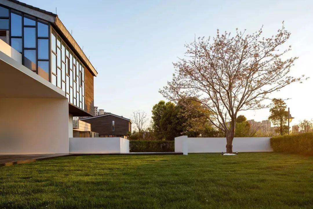 超模刘雯在浙江的家火了:依山傍水,装修和本人一样有气质