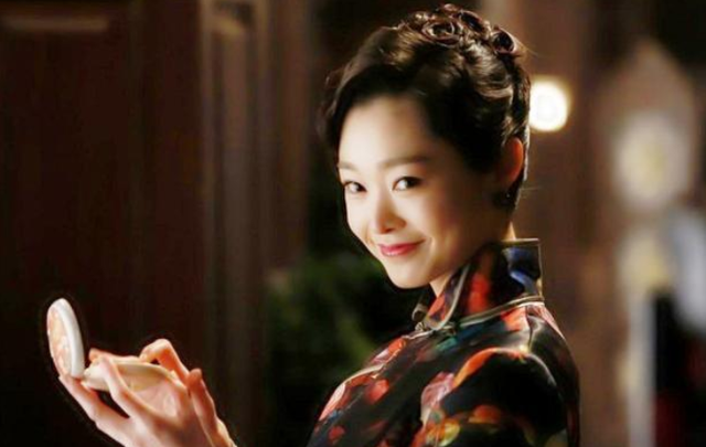 宋轶|“二手专家”宋轶，多次穿大咖穿剩的衣服，体制内的她为何至此？