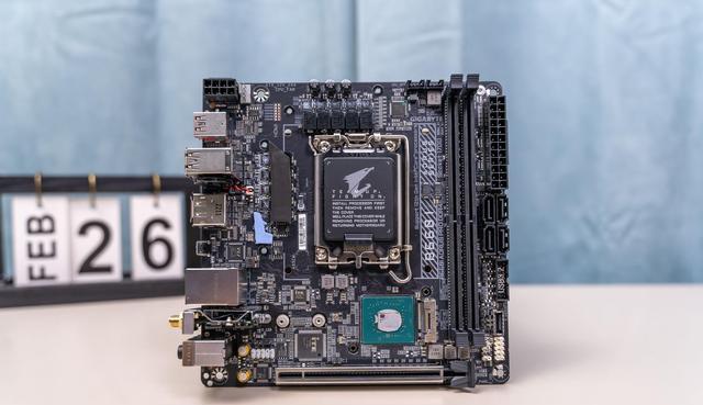 精致小巧，用料出众、技嘉迷你雕B660IAORUSPRODDR4主板拆解
