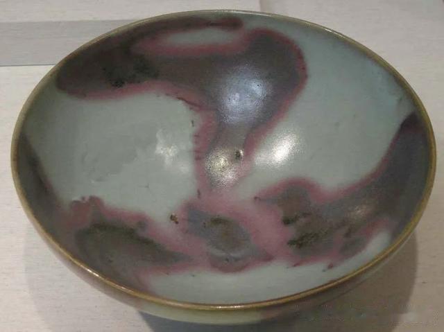 翡翠|贾宝国一真一假说瓷器(X143-仿钧窑带斑茶托)