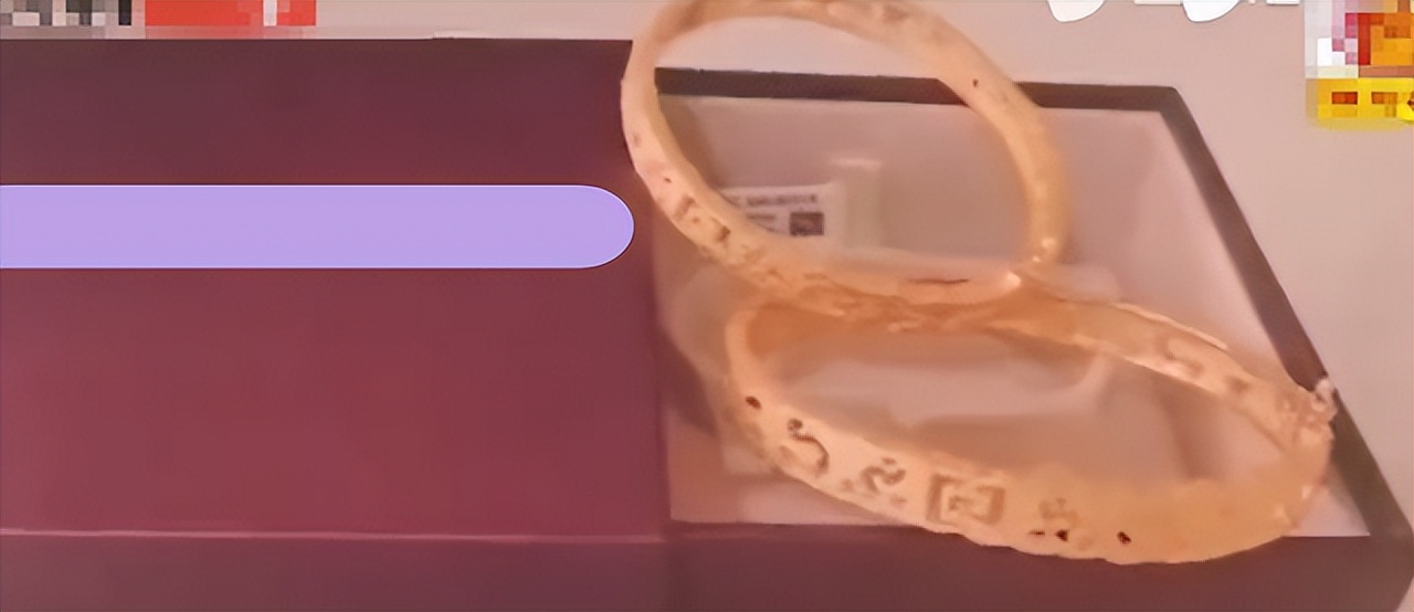 19年长沙男子为娶空姐豪掷百余万,结婚前发现床上混合毛发:我被骗了