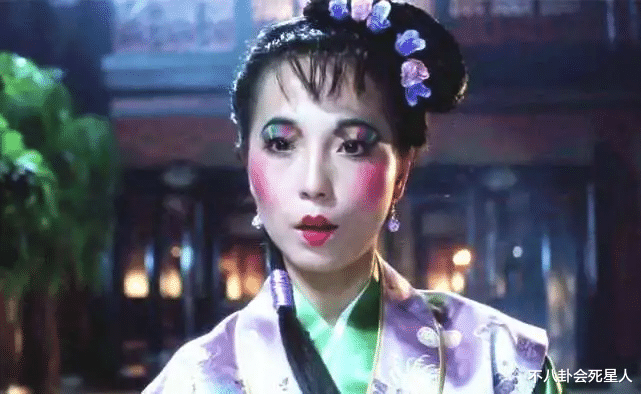 鲍蕾|买小岛、开100家餐厅，这6位不温不火的女星，背地全是大富婆