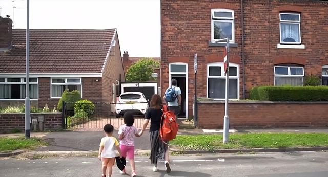 香港|香港夫妻月入六万却坚持移民,结果只能在英国送外卖和工厂打包