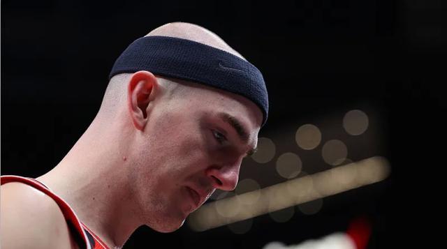 NBA晚报：詹皇等8名球员空砍30+，勇士有意卡鲁索，KD大赞沃恩