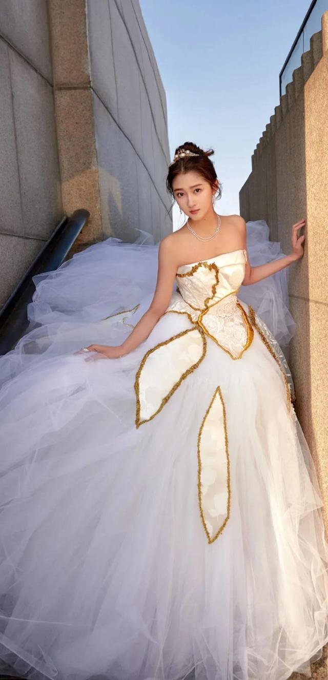 关晓彤|关晓彤,腿不是一般长