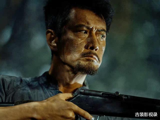 陈飞宇|才播2集，就拿到飙升榜第一，终于有一部值得我花钱狂刷的悬疑剧了