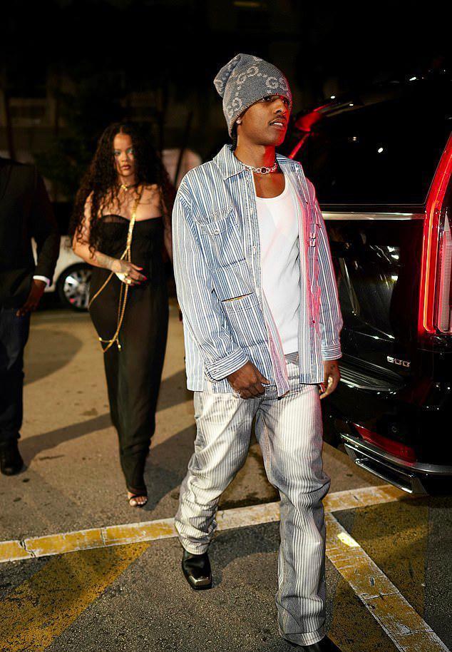 蕾哈娜|蕾哈娜穿薄纱裙约会，可见肉乎乎肚腩，被威尔·史密斯“蹭热度”