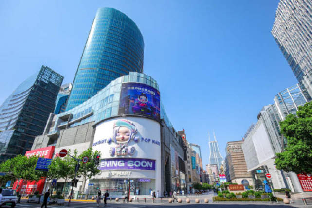 泡泡玛特|泡泡玛特全球最大旗舰店开得静悄悄，年轻人不喜欢盲盒的快乐了吗？