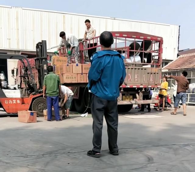 00后|“对不起，我只找双休的工作”，00后怒怼公司人事：单休等于没休