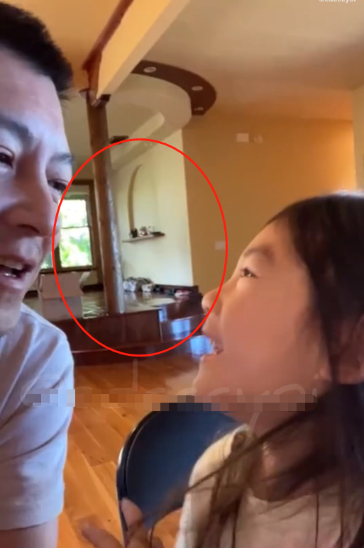 陈冠希|陈冠希承认撞脸赵本山！直言联名很值钱，与女儿嘴对嘴亲吻引热议