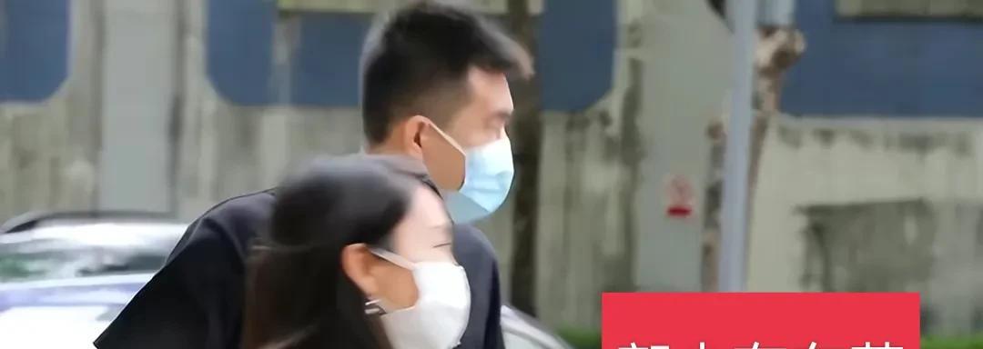 郭艾伦|郭艾伦马不停蹄南下东莞，大哥派赵睿到机场接驾，他们会聊些什么