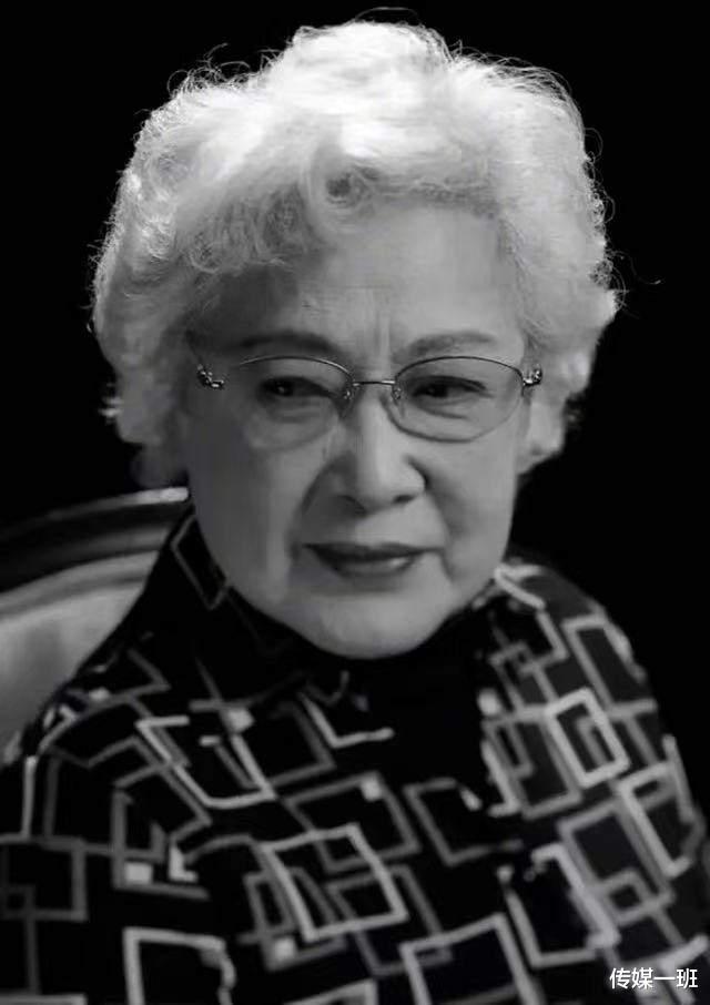 秦怡|人民艺术家秦怡去世，一生坎坷历遍悲欢离合，终来优雅走完100岁