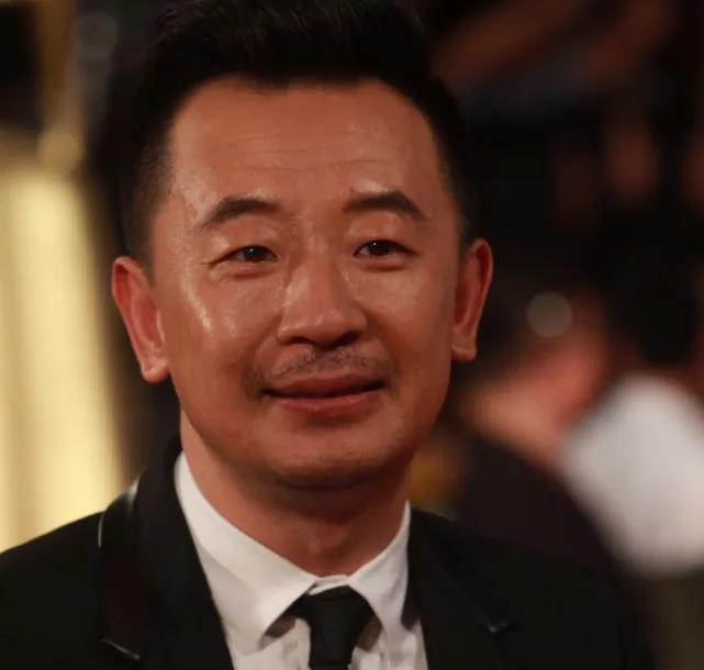 黄海波|李易峰的结局会怎样?李文迪身败名裂,他更惨为过审AI换脸