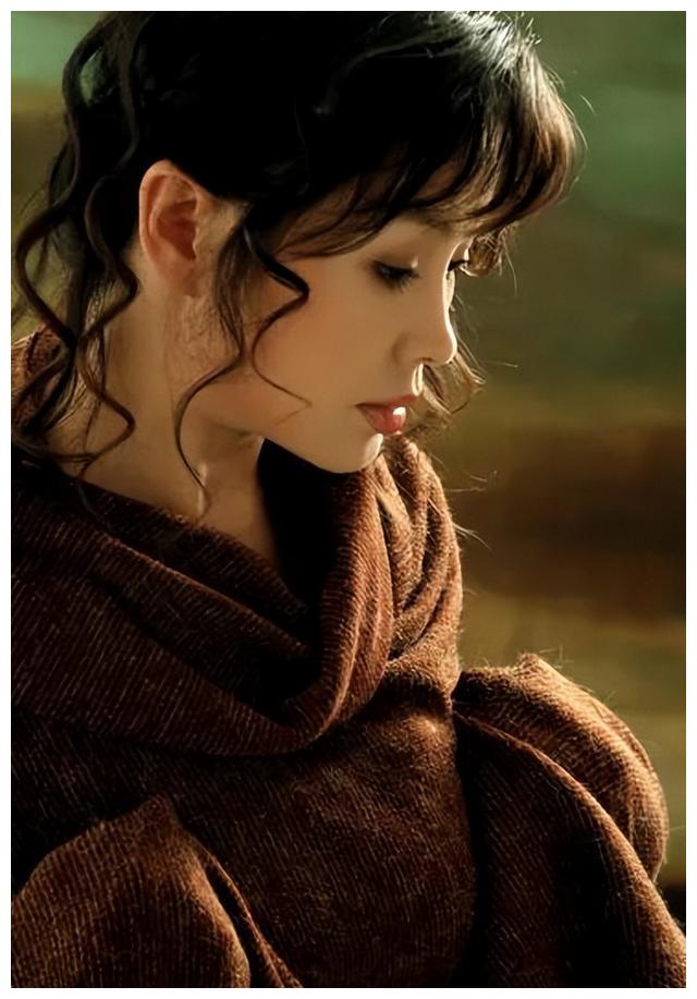 于小慧|于小慧:被2段感情伤得遍体鳞伤,不再相信爱情,如今52岁单身一人