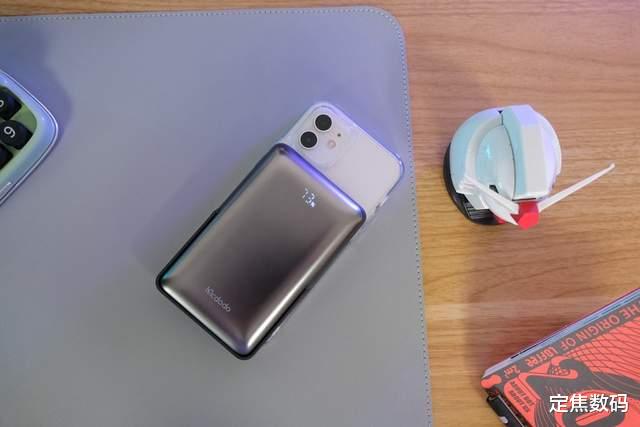 iPhone|iPhone磁吸充电可不要让它“吃灰”，出门怎么甩都不怕掉