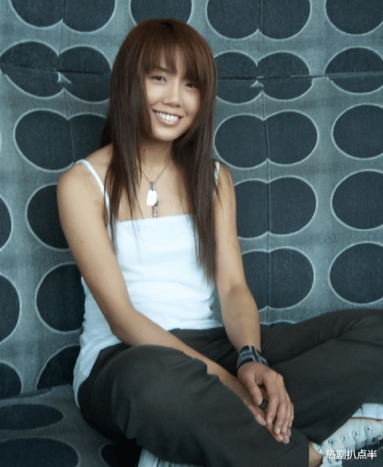 王蓉|从炙手可热到“被精神病”，歌手王蓉的落魄史