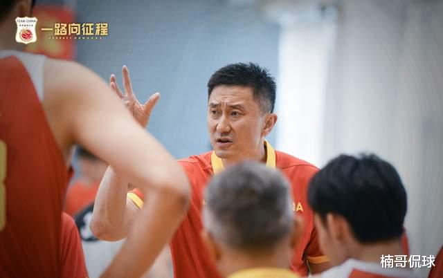 杜锋|杜锋儿子篮球天赋高！母亲学历高家境好久居北京，父子多年未同框