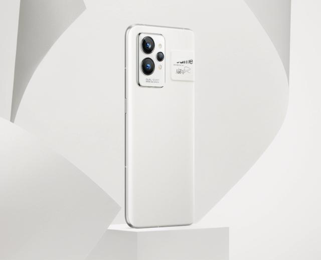 iqoo|真有手机厂商掏出了防弹衣的核心材质,做了一款手机