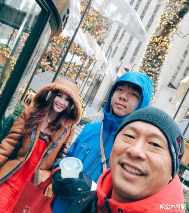 温碧霞|56岁温碧霞现身美国，与二婚丈夫探望养子，颜值气质仍旧不减当年