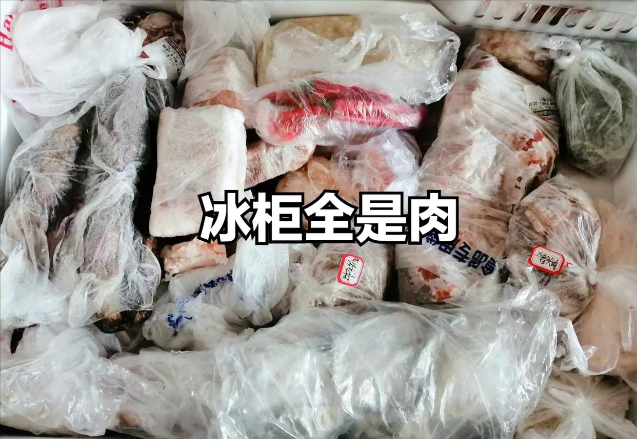 广州女子晒居家“硬核”囤货走红,阳台种满蔬菜,网友:大聪明