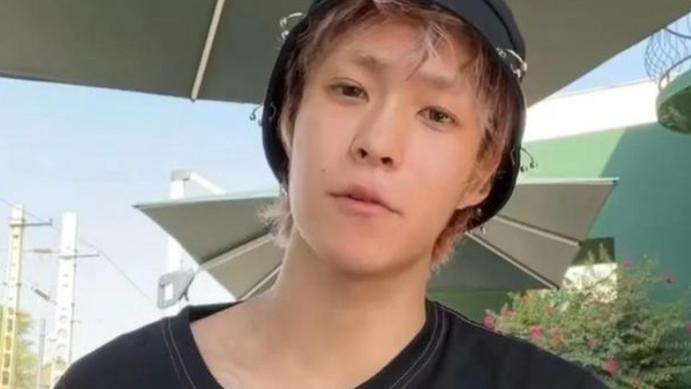 岳岳|30岁岳岳被曝夜会三女，窦唯20岁女儿在其中，两人街边亲密拥吻