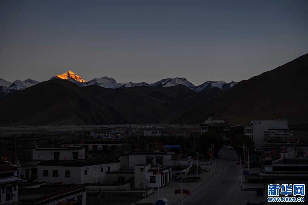 西藏|珠峰纪行：高原晚春耕（图）