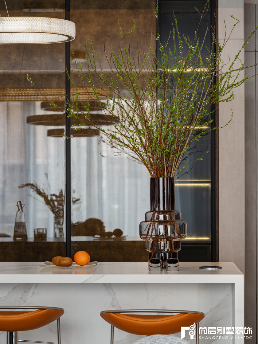 700m2现代美宅,包容了三代人不同的阅历与审美