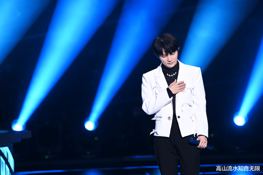 周深|为什么那么多人喜欢周深？4个原因告诉你，他为何那么火