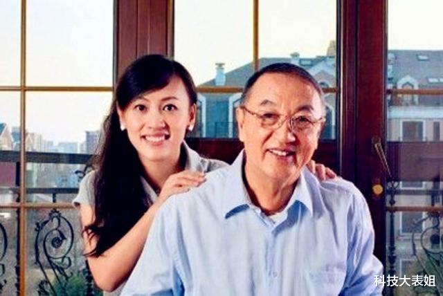 柳传志|国家出手20天后，柳传志父女同时清空微博，人民日报说得很对