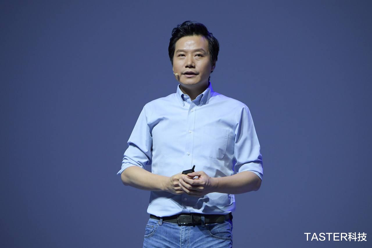 小米科技|雷军出手了！小米12系列没有降价，但附加活动给力！网友：有诚意