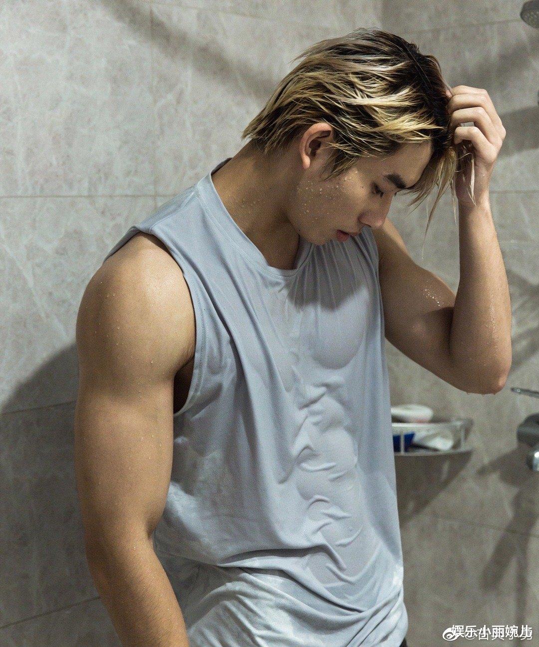 指控|网红“古典小勇”被爆约未成年女粉丝，拍影片认了各取所需