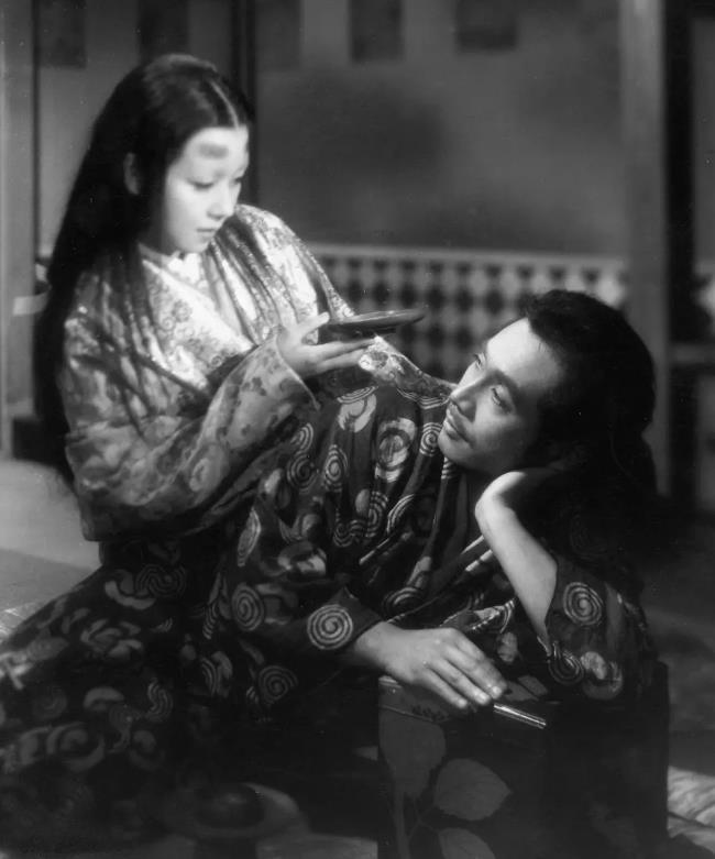 雨夜物语|高分日本电影，怪力乱神和日式美学的风花雪月——《雨夜物语》