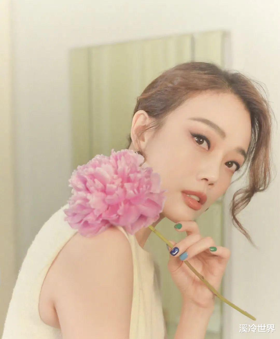 杨紫|众星过端午节:杨紫包粽子,关晓彤晒粽子卖萌,杨丞琳送生日祝福