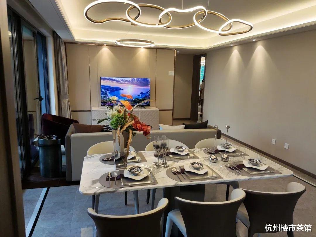 飘窗|杭州2万级刚需盘的王者——滨江风荷叠翠跑盘记