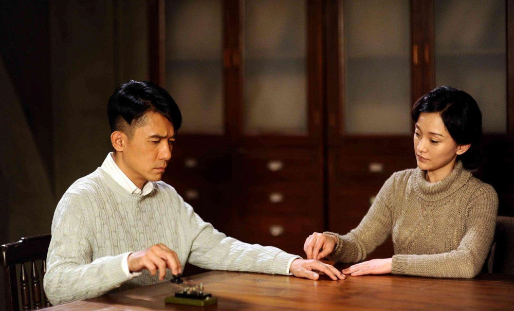 王一博|梁朝伟评价王一博,只字没有提演技,却字字珠玑