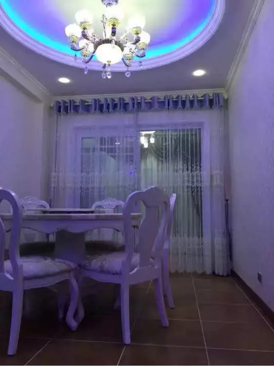 气哭了,我晒新家,没想到遭吐槽,说像灵堂,全屋窗帘是最大败笔